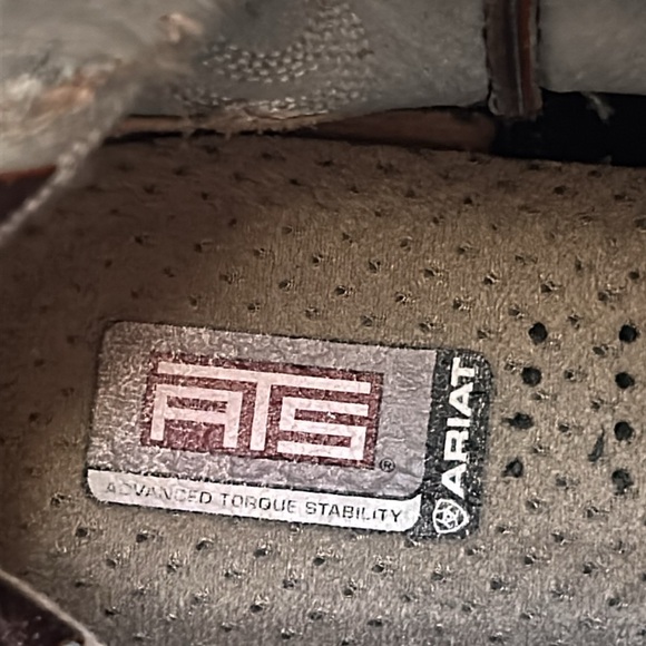 Ariat ladies western boots. Brown w/turquoise topstitching. Square toe. Size 8C - Picture 10 of 15